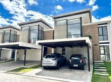 Mv - Sector San Juan, Cumbaya, en Venta Casa 168,42 m² Más 53,01 m² de Jardin 2 Pisos — imagen 2