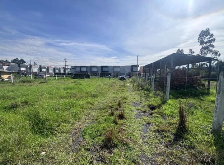 Terreno Ideal Para Desarrollo de Condominios Ricaurte, Azuay — imagen 1
