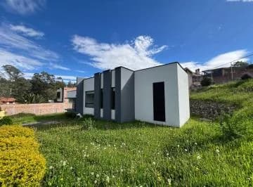 Se Vende Amplia Casa con Espacios Verdes, 3 Dormi. Cuenca Oportunidad de Inversión, Azuay — imagen 5