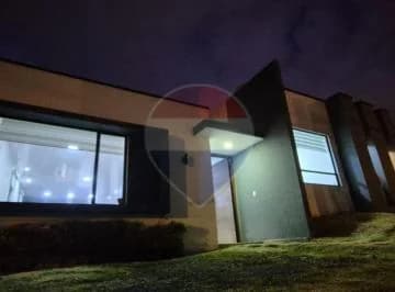 Se Vende Amplia Casa con Espacios Verdes, 3 Dormi. Cuenca Oportunidad de Inversión, Azuay — imagen 3