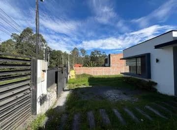 Se Vende Amplia Casa con Espacios Verdes, 3 Dormi. Cuenca Oportunidad de Inversión, Azuay — imagen 2