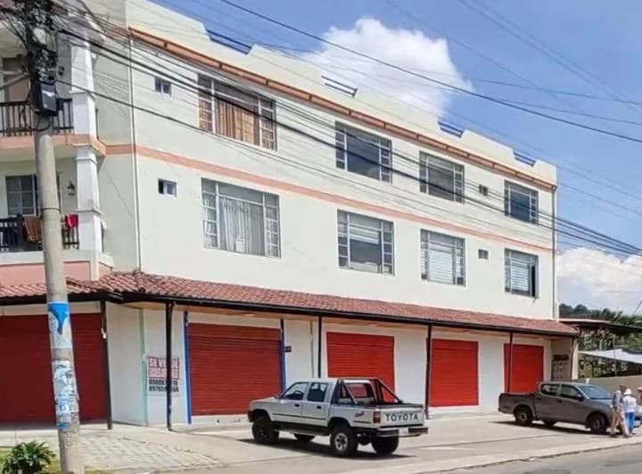 Venta de Locales Comerciales de 90 m² en Sangolqui — imagen 1