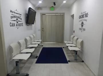 Urdesa Central Vendo Casa Nueva, U Oficina Comercial Espaciosa de Una Planta, Guayas — imagen 2