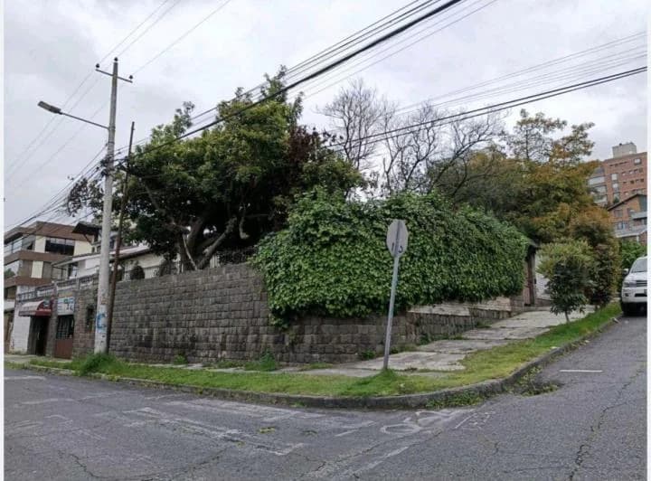 Terreno Esquinero Hasta 6 Pisos Sector Estadio Olímpico Atahualpa - Alta Plusvalía E Inversión — imagen 1