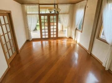 Hermosa Casa de Venta Al Pie del Campo de Golf en El Club Los Chillos! — imagen 4