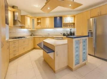 Hermosa Casa de Venta Al Pie del Campo de Golf en El Club Los Chillos! — imagen 3