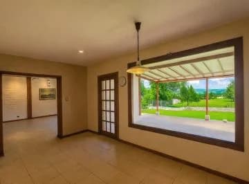 Hermosa Casa de Venta Al Pie del Campo de Golf en El Club Los Chillos! — imagen 2