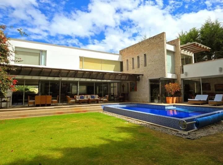 Casa de Lujo en Venta | Arrayanes Country Club – Puembo — imagen 1