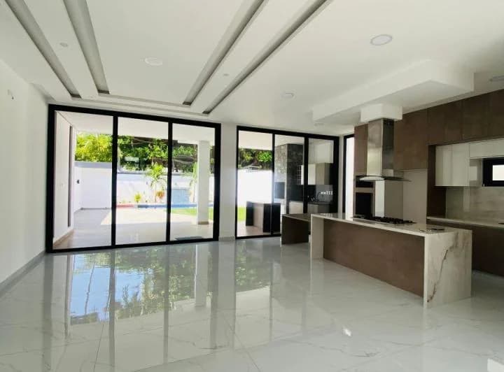 Casa de Venta Estreno Vía Samborondón, Guayas — imagen 1