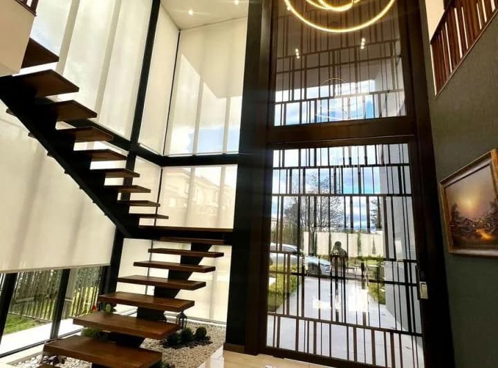 Mv - Sector de Tumbaco - Viña del Chiche, en Venta Casa de Lujo de 4d 630 m² Terreno 820 m² — imagen 1