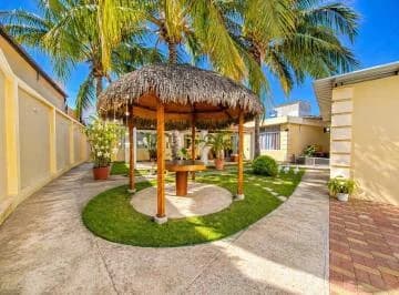 Recibo Vehículo o Propiedad por Hermosa Casa a un Andar, Urb. Monte Azul, Manta, Manabí — imagen 2