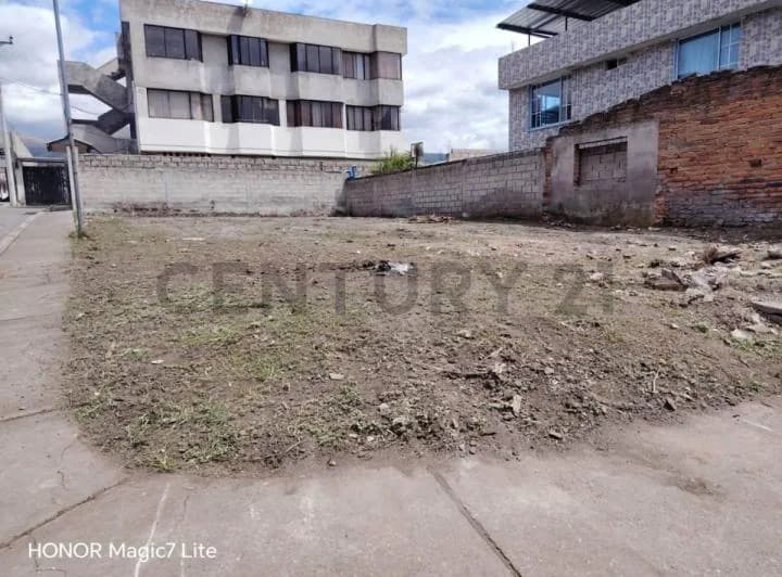 Terreno en Renta en Guamaní – Excelente Ubicación Comercial — imagen 1
