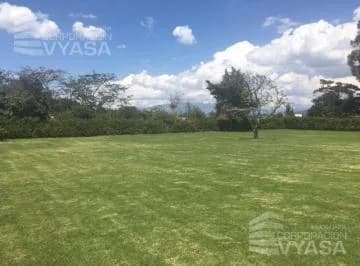 Puembo - Cerca Al Parque, Hermoso Terreno de 3.500 m² en Venta — imagen 2