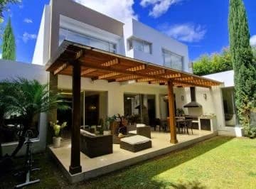 Hermosa Casa de Venta en Conjunto Exclusivo de La Viña! — imagen 4
