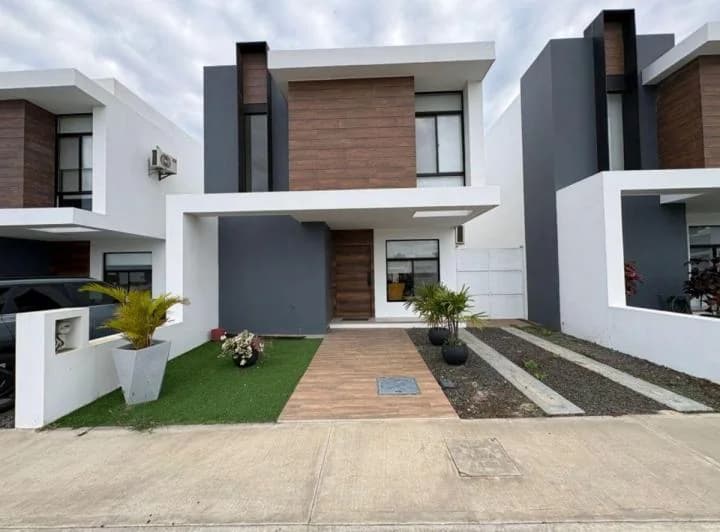 Casa en venta en Manta, Manabí