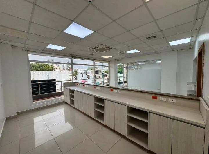 Local comercial en venta en Manta, Manabí