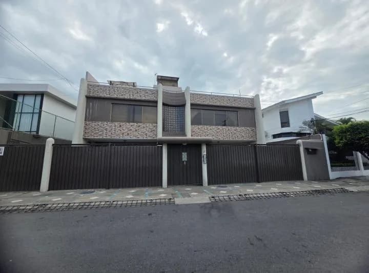 Departamento en Venta 1er Piso, Urbanizacion Puerto Azul, Johr, Guayas — imagen 1