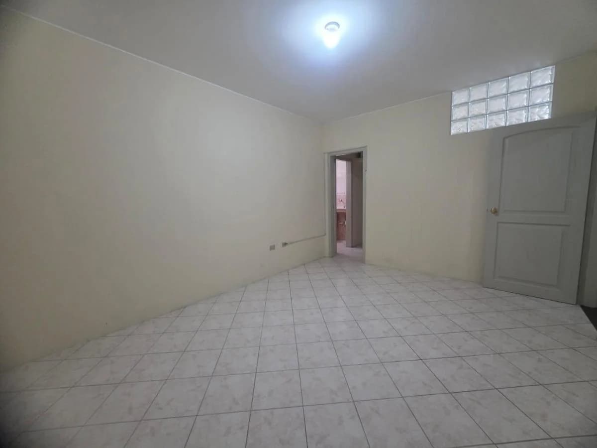 Departamento en Venta 1er Piso, Urbanizacion Puerto Azul, Johr, Guayas — imagen 5