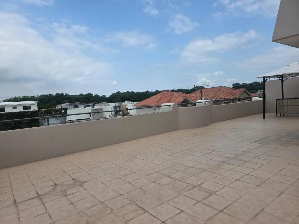 Departamento en Venta 1er Piso, Urbanizacion Puerto Azul, Johr, Guayas — imagen 3
