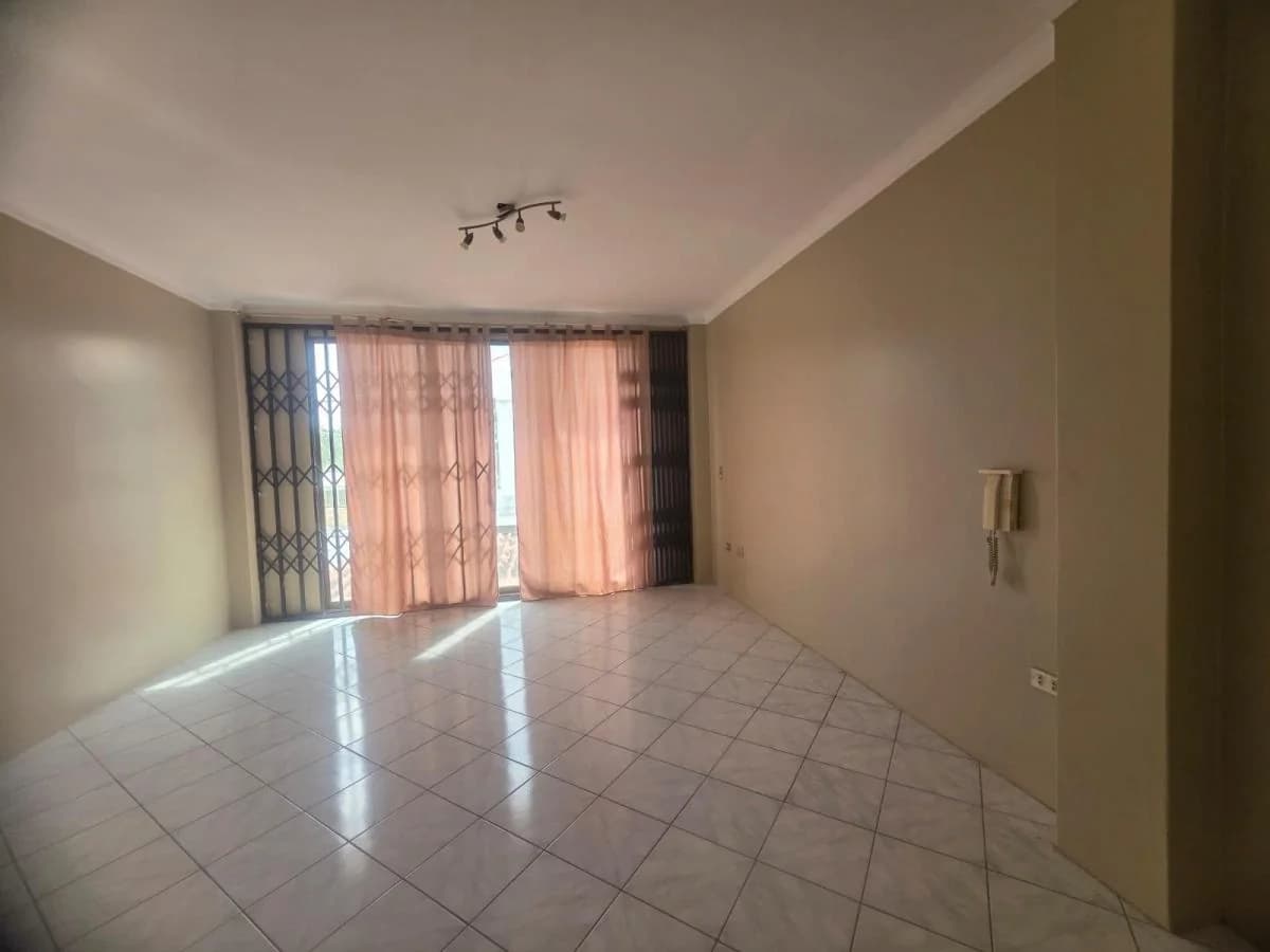 Departamento en Venta 1er Piso, Urbanizacion Puerto Azul, Johr, Guayas — imagen 2