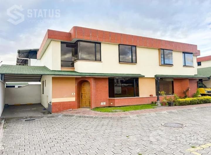 Venta de Casa Sector Playa Chica - Cerca San Luis Shopping — imagen 1