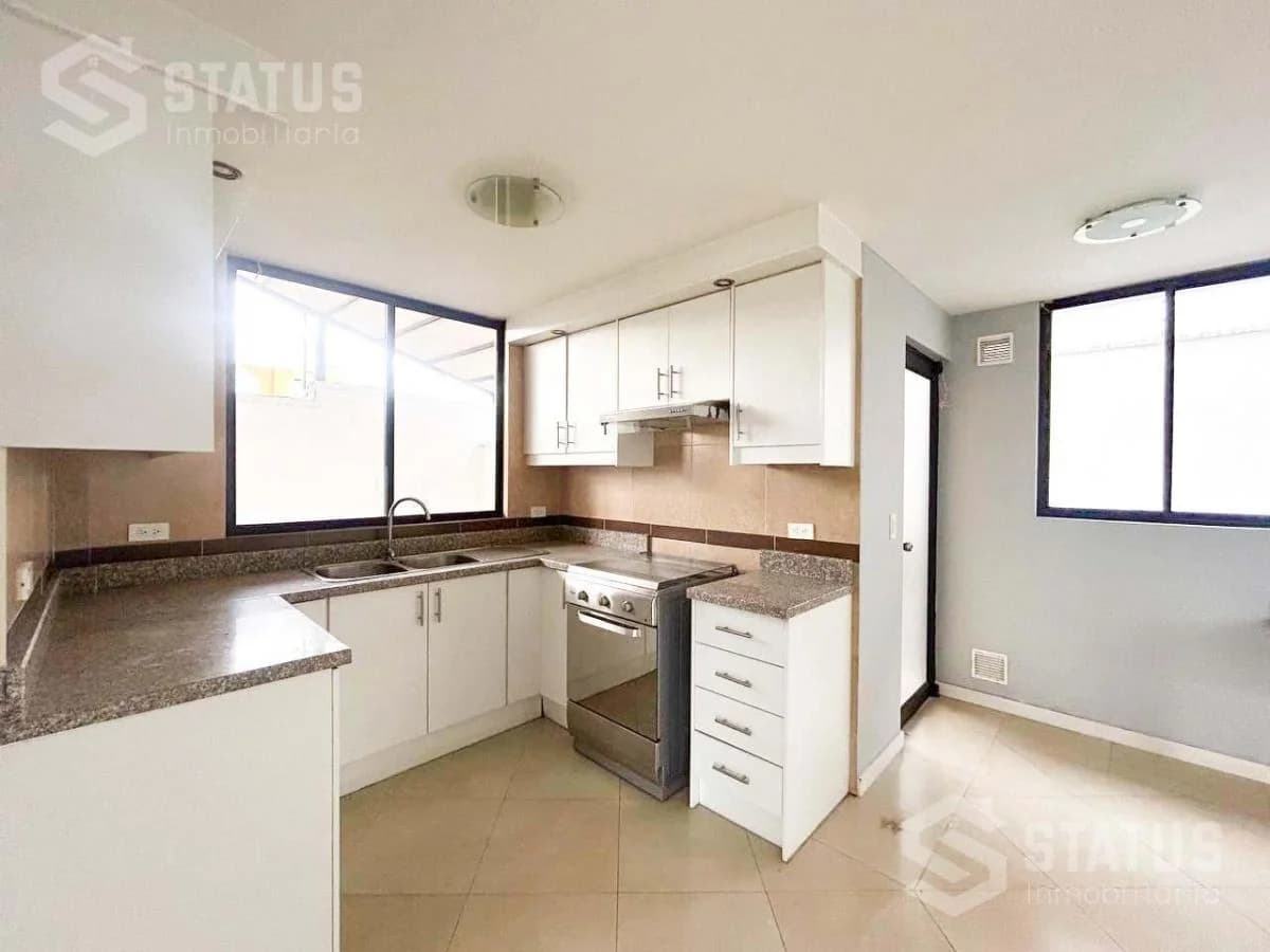 Venta de Casa Sector Playa Chica - Cerca San Luis Shopping — imagen 3