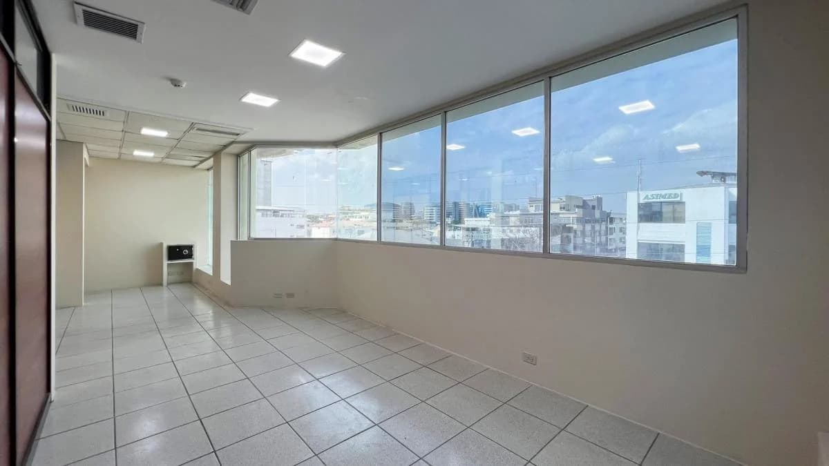 Vendo Oficina en Kennedy Norte, Guayas — imagen 4
