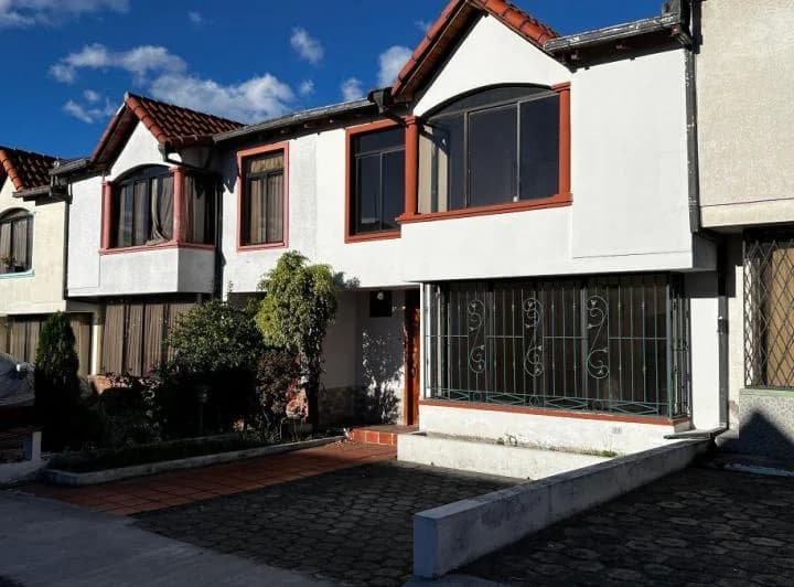 Vendo Casa en Sangolquí — imagen 1
