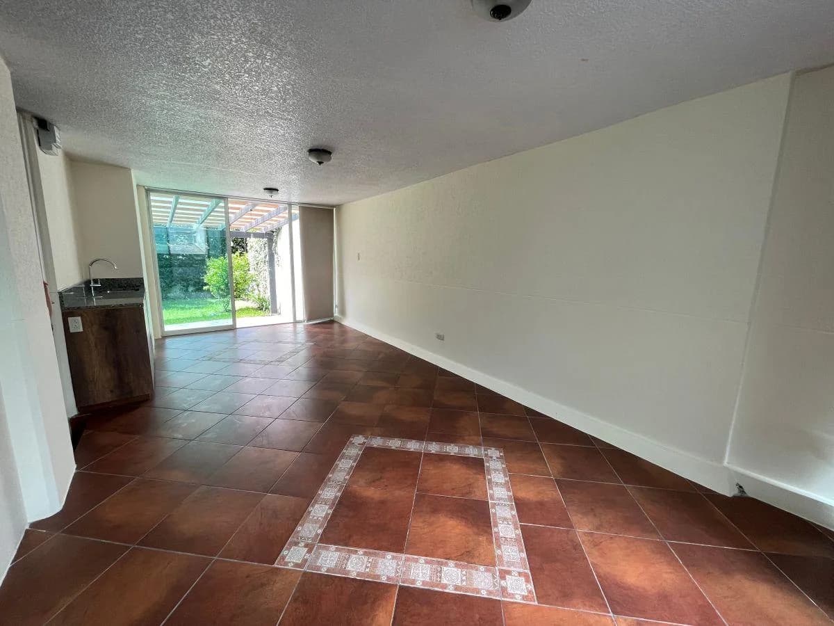 Casa de 587 m² con 3 Dorm. en Venta en Cumbayá — imagen 4