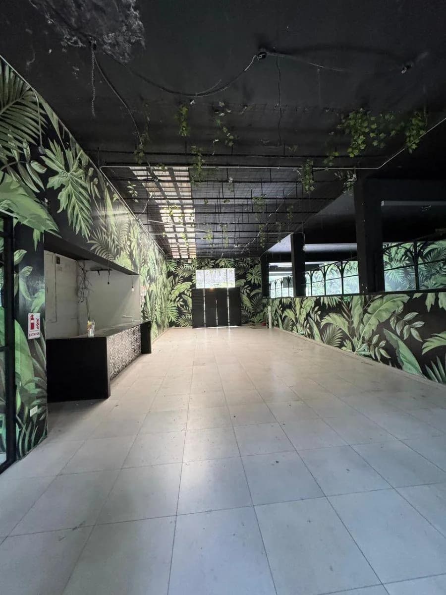 Alquilo/ Vendo Casa Para Local Comercial en Urdesa, Guayas — imagen 4