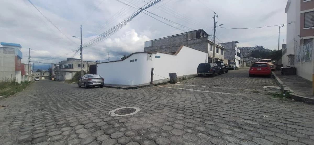 Terreno Esquinero en Venta con Departamento de 1 Piso en Calderón: Espacio, Inversión y Oportuni — imagen 5