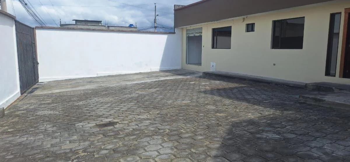 Terreno Esquinero en Venta con Departamento de 1 Piso en Calderón: Espacio, Inversión y Oportuni — imagen 2