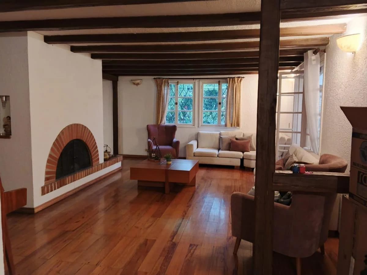 Vendo Exclusiva Casa con Jardín por Remodelar, Sector Exclusivo de Campo Alegre — imagen 4