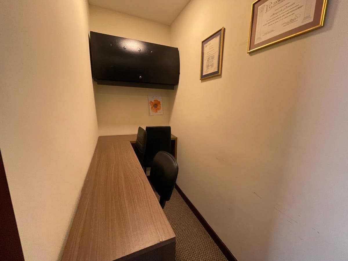 Oficina Comercial de 87 m² en Venta en La Carolina — imagen 2