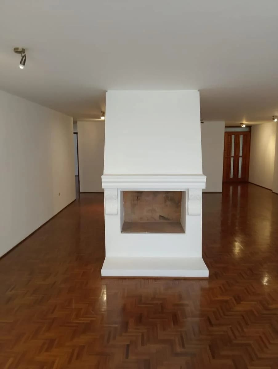 Departamento en Venta de Oportunidad en La González Suarez — imagen 3
