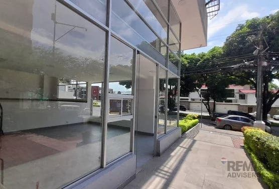 Venta Local Esquinero Doble Exposicion Olivos 2, Guayas — imagen 2
