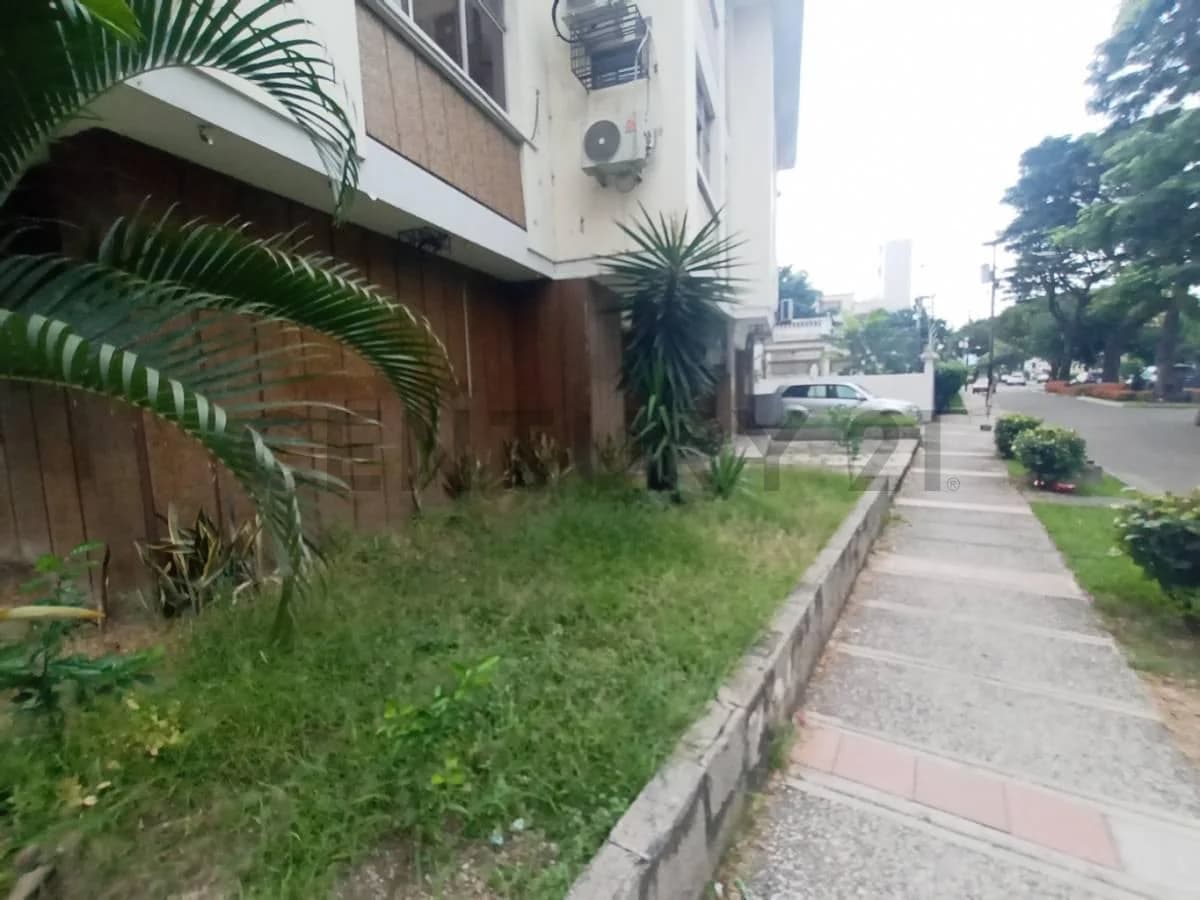 Vendo Local Comercial Centenario Sur 130 m² Calle R. B. de Icaza Frente a Colegio, Guayas — imagen 4