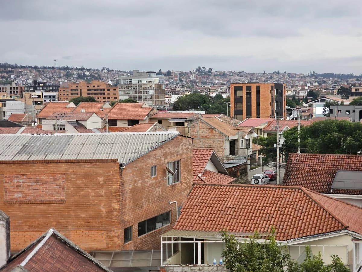 Departamento en Venta con Vista Espectacular Cerca Remigio Crespo, Azuay — imagen 5
