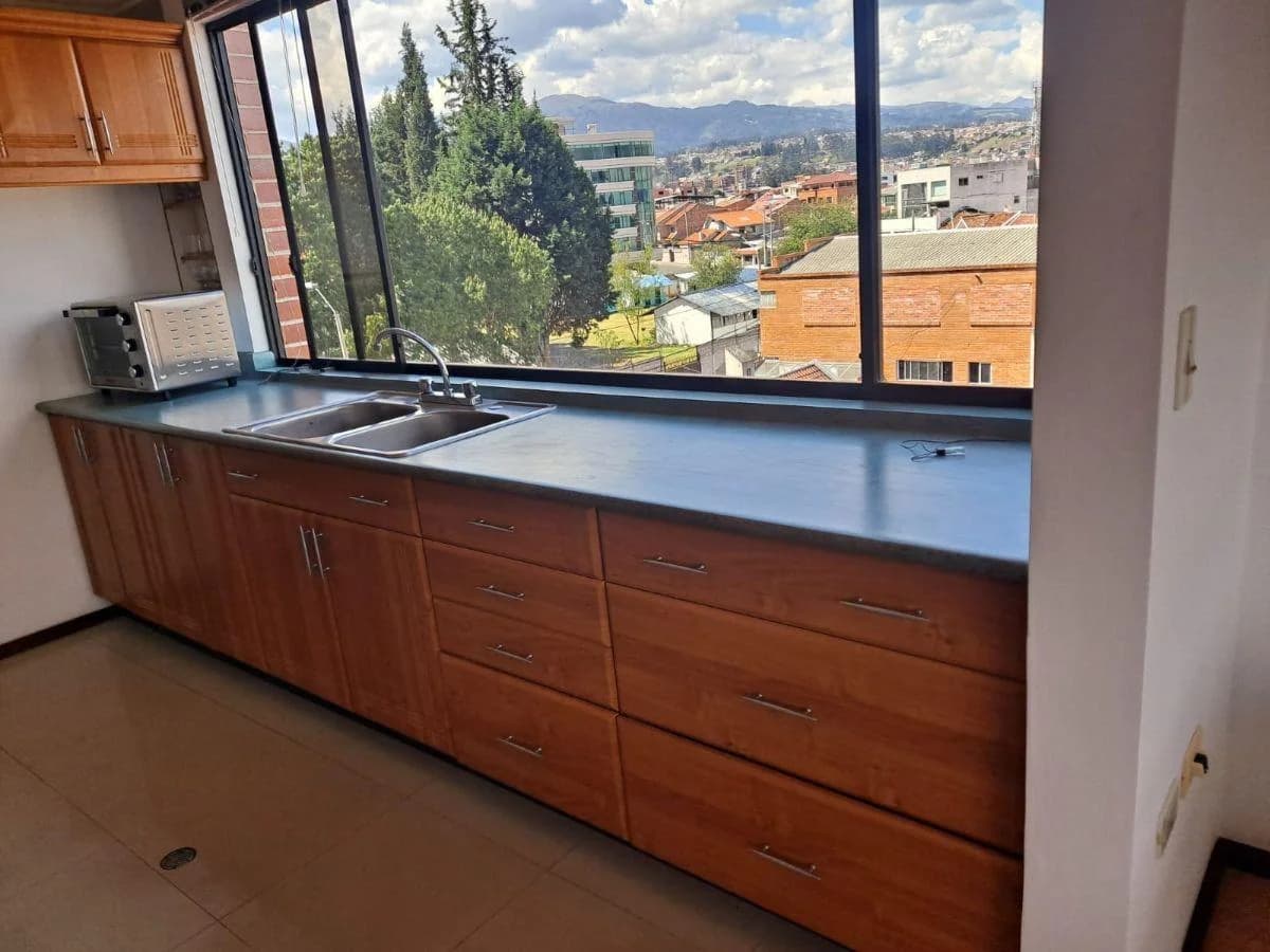 Departamento en Venta con Vista Espectacular Cerca Remigio Crespo, Azuay — imagen 4