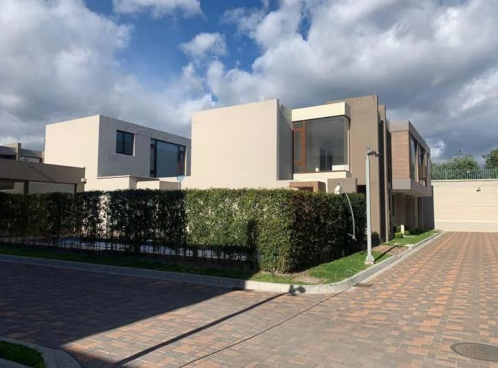 Venta Casa 187 m² Cumbayá Santa Ines en Conjunto — imagen 1