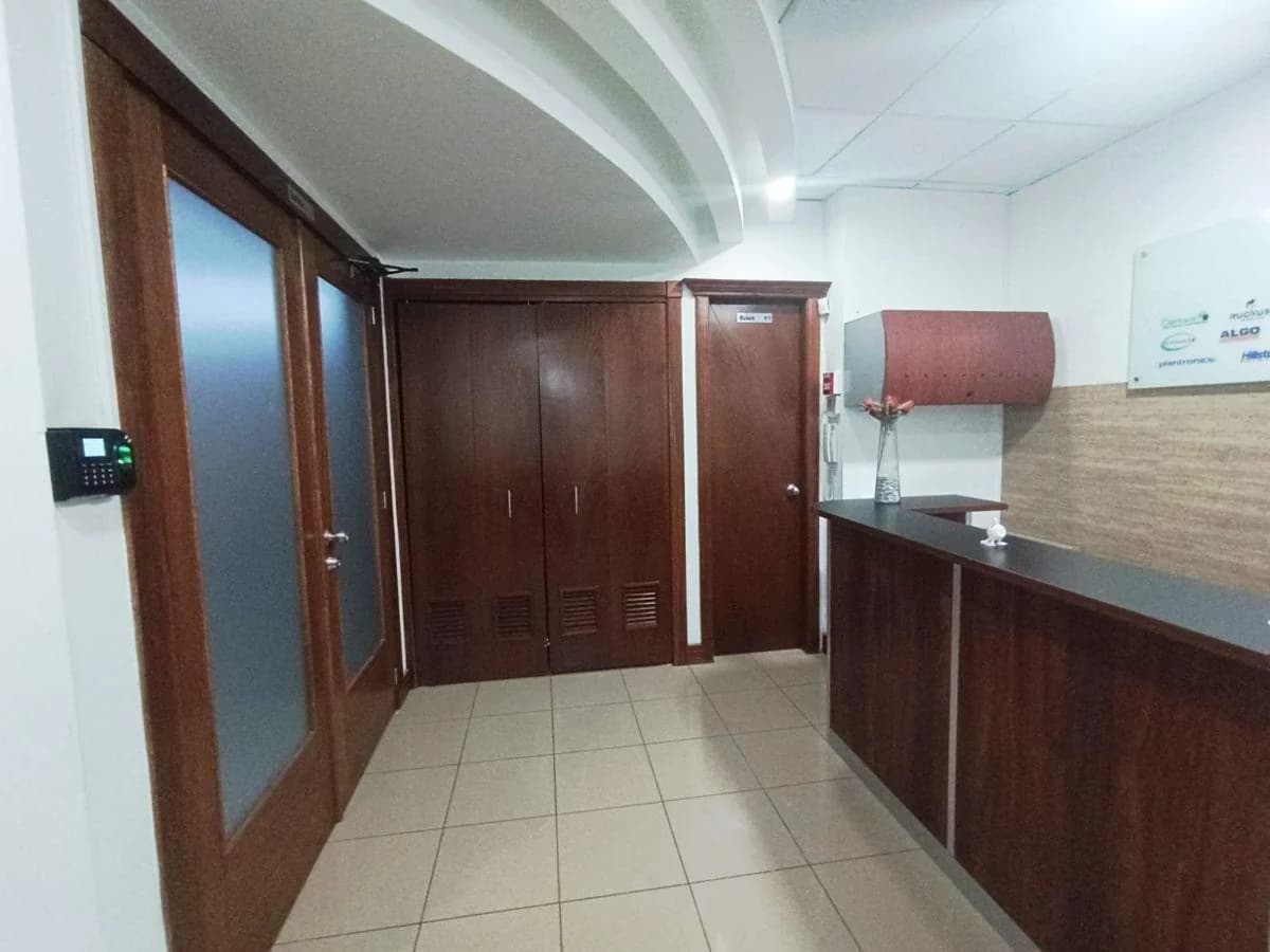Vendo Oficina de 109 m² República E Inglaterra — imagen 3