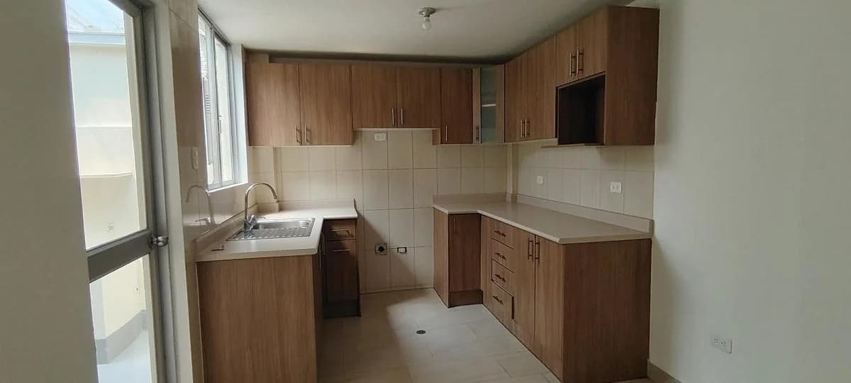 Venta de Casa Moderna en El Conjunto Patmos IV Sector Agencia Nacional de Transito – Quito Norte — imagen 4