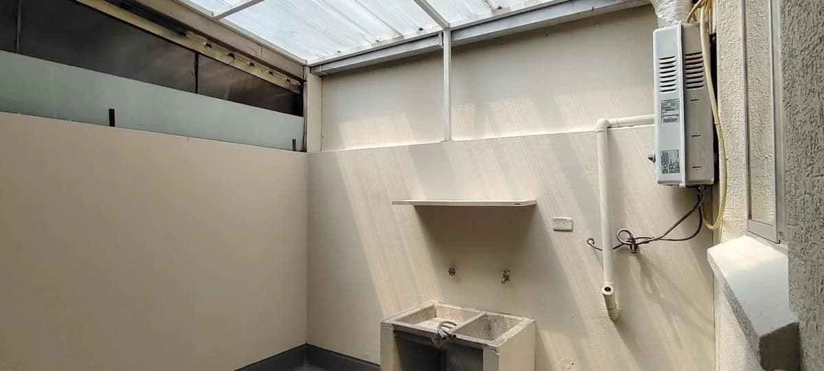 Venta de Casa Moderna en El Conjunto Patmos IV Sector Agencia Nacional de Transito – Quito Norte — imagen 3