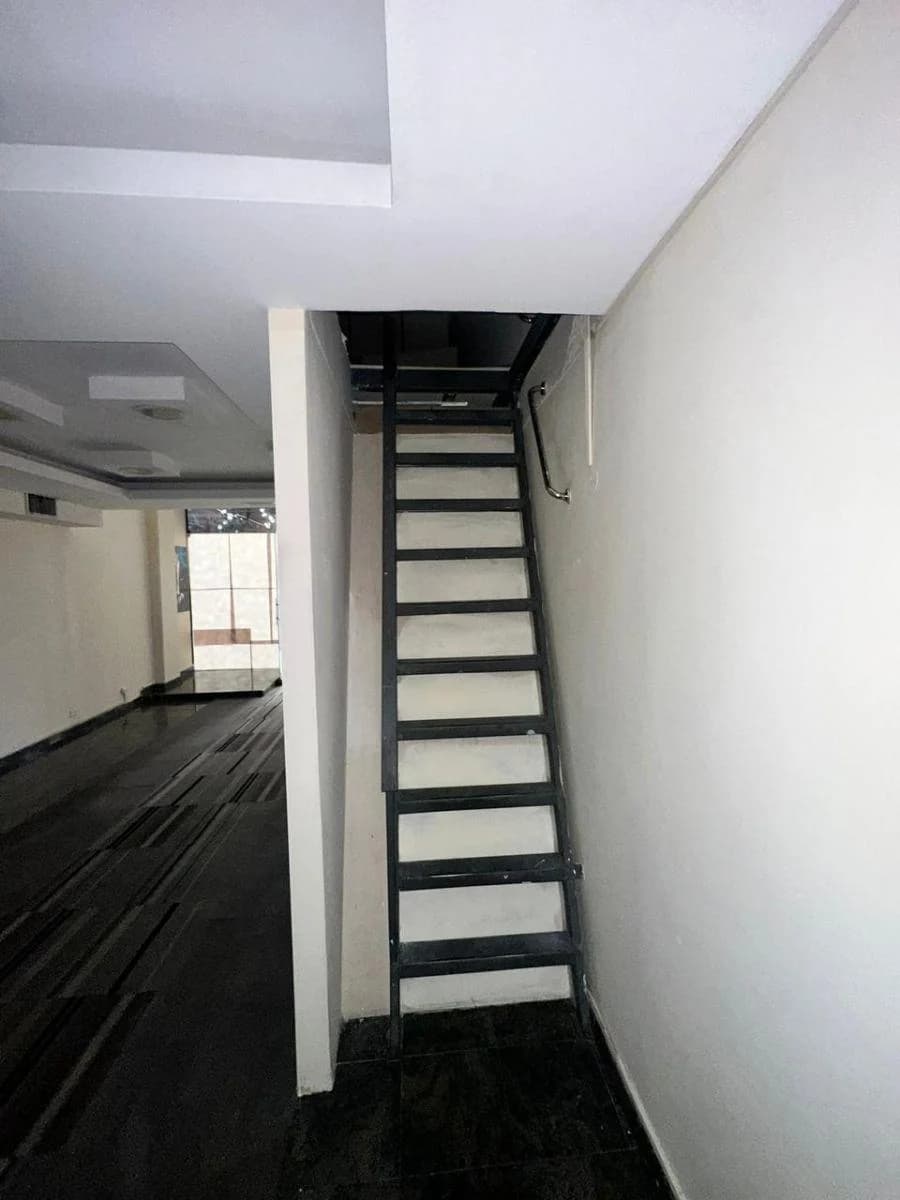 Venta Local Comercial | Policentro | Planta Baja | Alto Tráfico Peatonal | 1 Parqueo (Wl), Guayas — imagen 2