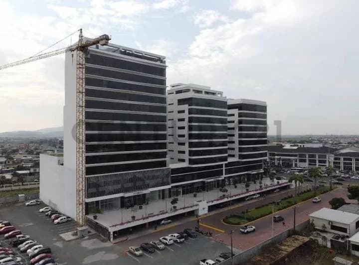 Venta de Oficina en Ciudad Millenium, Titanium 1, Guayas — imagen 1