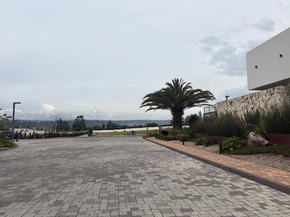 Terreno de Venta, Plano, Dentro de Urbanización Exclusiva, Puembo, Precio de Oportunidad. Provincia de Pichincha — imagen 4