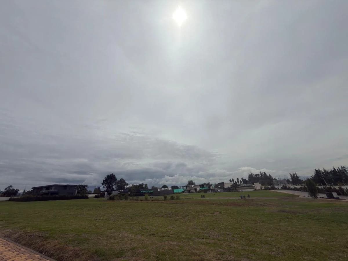 Terreno de Venta, Plano, Dentro de Urbanización Exclusiva, Puembo, Precio de Oportunidad. Provincia de Pichincha — imagen 2