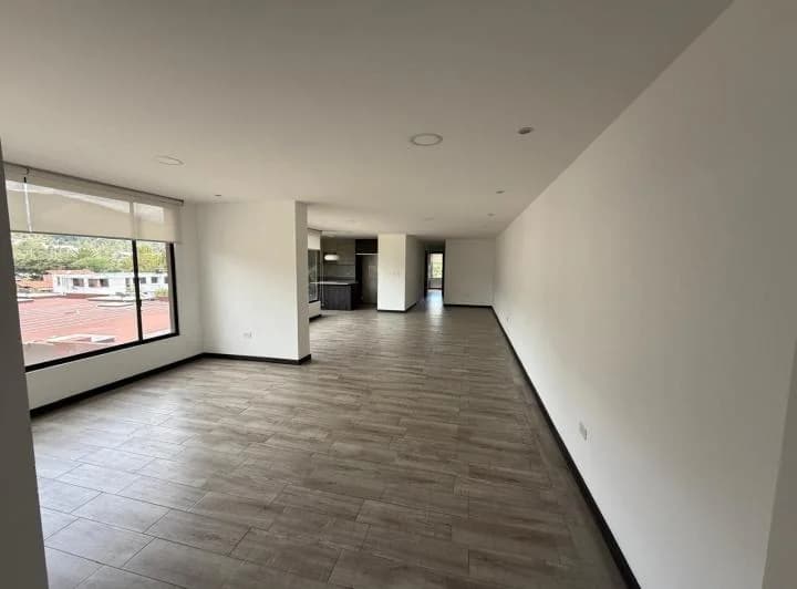 De Oportunidad, Venta de Departamento en Tumbaco – Cerca de La Ruta Viva — imagen 1