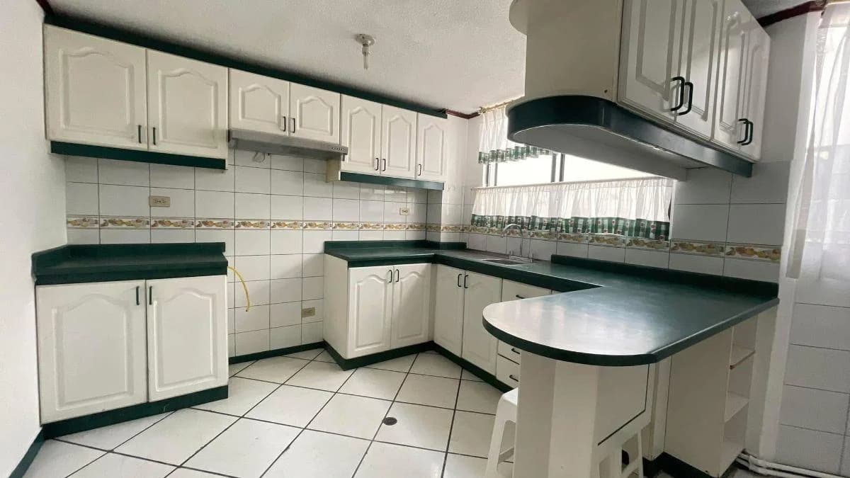 Vendo Departamento Abrigado, 3 Dorm., Garage: La Cofavi - La Rumiñahui — imagen 3