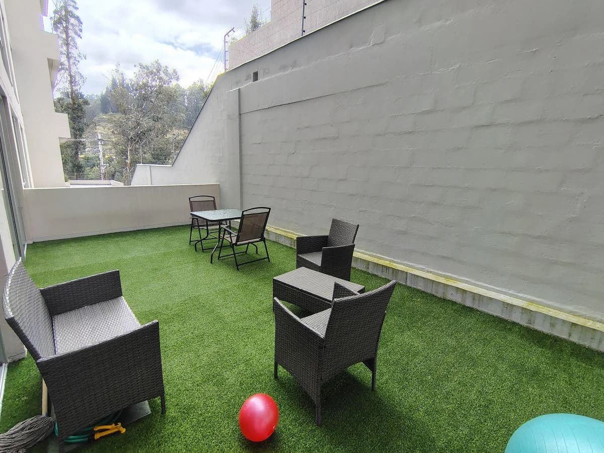 Venta Departamento Duplex con Terraza 3 Dorm. en Lomas de Monteserrin — imagen 3